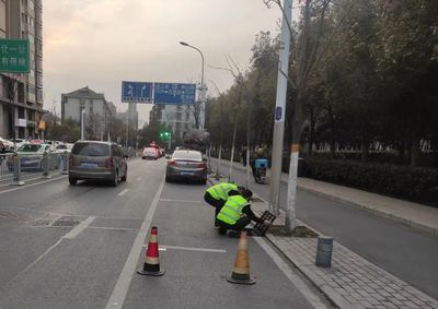 蜀山區(qū)“一橋、一路、一設施”榮獲合肥市“扁鵲杯”獎，樹立道路設施典范