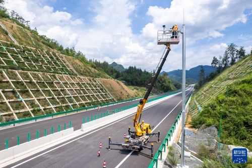 湘西巨龍昂首，爐慈高速公路建設進入收尾沖刺